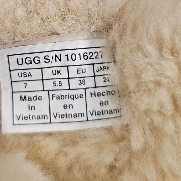 UGG Boots Bailey Button Triplet Suede Tall Boots Size 7 Chestnut Tan - Picture 5 of 7